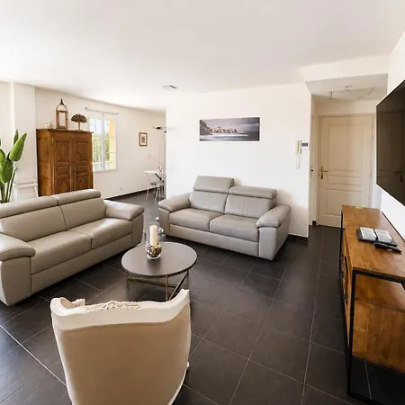 Apartment T4 D'exception Avec Balcon Et Vue Sur La Erbalunga (Corsica)