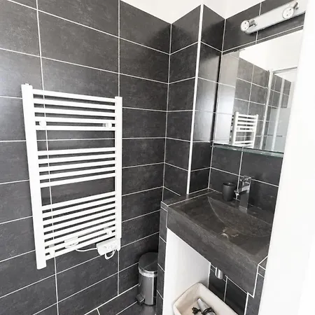 Apartment T4 D'exception Avec Balcon Et Vue Sur La *